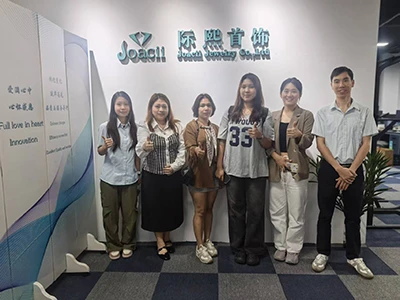 Els clients de Myanmar visiten l'oficina de Guangzhou per a la botiga-Selecci...